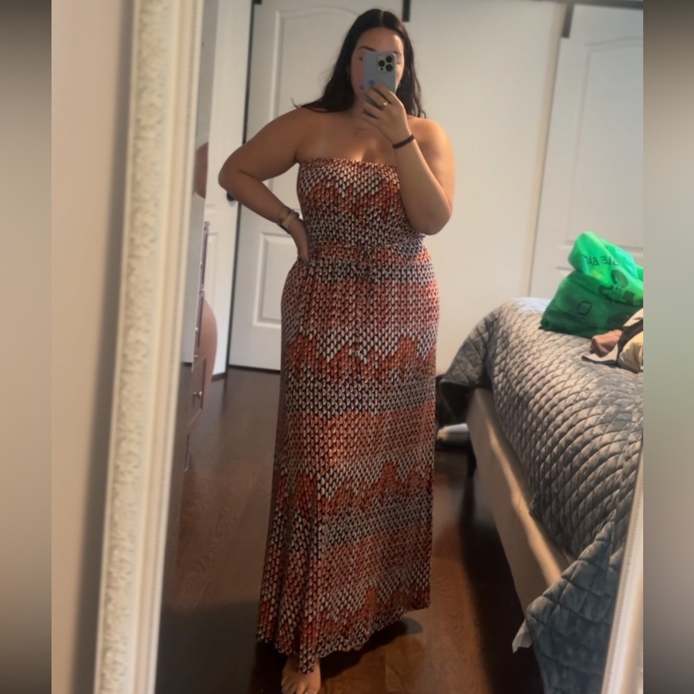 Anne Klein Strapless Maxi Summer Dress with belt. Orange, Navy and White